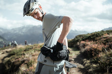 Carica l'immagine nel visualizzatore di Gallery, Marsupio MTB Hipbag Plus Traze 3