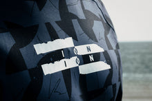 Carica l'immagine nel visualizzatore di Gallery, action_shot