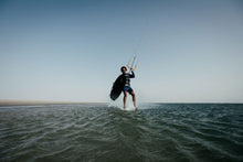 Carica l'immagine nel visualizzatore di Gallery, action_shot