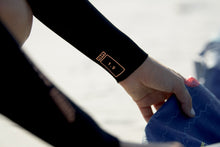 Carica l'immagine nel visualizzatore di Gallery, ION Women Wetsuit Amaze Hot Shorty 1.5 Longsleeve Front Zip 2023