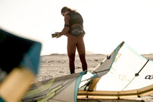 Lade das Bild in den Galerie-Viewer, action_shot