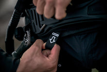 Carica l'immagine nel visualizzatore di Gallery, action_shot