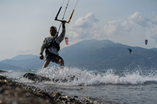 Carica l'immagine nel visualizzatore di Gallery, action_shot