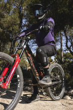 Cargar imagen en el visor de la galería, ION MTB Knee Pads K-Pact Amp HD Unisex 2024