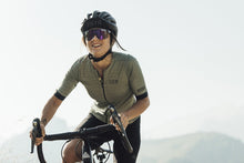 Cargar imagen en el visor de la galería, ION Gravel Jersey VNTR Amp Short Sleeve Women 2024