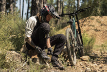 Cargar imagen en el visor de la galería, ION Men MTB Pants Scrub 2022