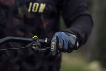 Cargar imagen en el visor de la galería, ION MTB Gloves Scrub 2022