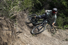 Lade das Bild in den Galerie-Viewer, MTB Handschuhe Scrub Amp