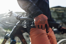 Cargar imagen en el visor de la galería, ION MTB Gloves Traze Long 2022