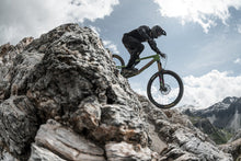 Cargar imagen en el visor de la galería, ION MTB Gloves Scrub 2022