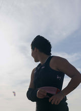 Lade das Bild in den Galerie-Viewer, action_shot