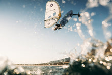 Carica l'immagine nel visualizzatore di Gallery, action_shot