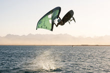 Carica l'immagine nel visualizzatore di Gallery, action_shot