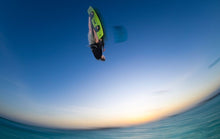 Carica l'immagine nel visualizzatore di Gallery, action_shot