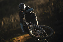 Cargar imagen en el visor de la galería, ION MTB Jersey Traze Amp AFT Long-Sleeve Men 2024