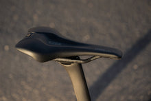 Carica l'immagine nel visualizzatore di Gallery, action_shot