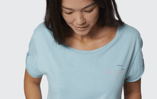 Lade das Bild in den Galerie-Viewer, Duotone Tee Branded SS women 2023
