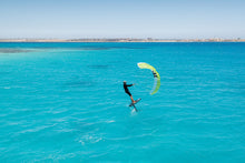 Carica l'immagine nel visualizzatore di Gallery, action_shot