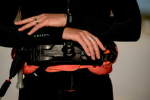 Carica l'immagine nel visualizzatore di Gallery, action_shot