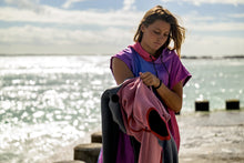 Lade das Bild in den Galerie-Viewer, Poncho Select Damen
