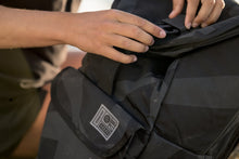 Lade das Bild in den Galerie-Viewer, Mission Pack Rucksack
