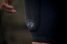 Carica l'immagine nel visualizzatore di Gallery, action_shot