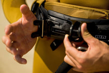 Carica l'immagine nel visualizzatore di Gallery, action_shot