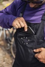 Lade das Bild in den Galerie-Viewer, MTB Latzhose Seek Amp Unisex