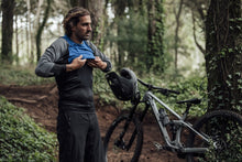 Charger l&#39;image dans la galerie, Veste VTT avec protection dorsale Scrub Amp
