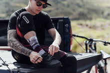 Load image into Gallery viewer, ION Socks Seek 2021
