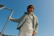 Carica l&#39;immagine nel visualizzatore di Gallery, action_shot
