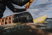 Lade das Bild in den Galerie-Viewer, Wing Knee Sleeve
