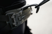 Lade das Bild in den Galerie-Viewer, action_shot