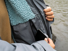 Carica l'immagine nel visualizzatore di Gallery, action_shot