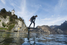 Lade das Bild in den Galerie-Viewer, action_shot
