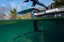 Lade das Bild in den Galerie-Viewer, action_shot
