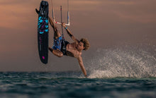 Carica l'immagine nel visualizzatore di Gallery, action_shot