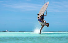 Carica l'immagine nel visualizzatore di Gallery, action_shot