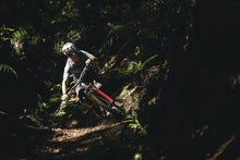 Carica l'immagine nel visualizzatore di Gallery, Pantaloncini MTB Traze Amp AFT da donna